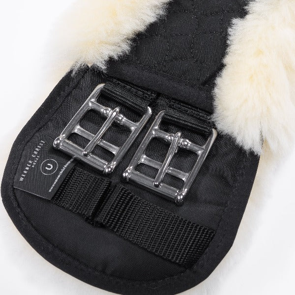Sheepskin Dressage girth - Half moon - Black/natural